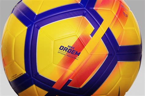 La sessione estiva prenderà il via il 1 luglio 2019 e le contrattazioni potranno essere ufficializzate entro il 2 settembre. Serie A, svelato il pallone invernale Nike Ordem 5 Hi-Vis ...