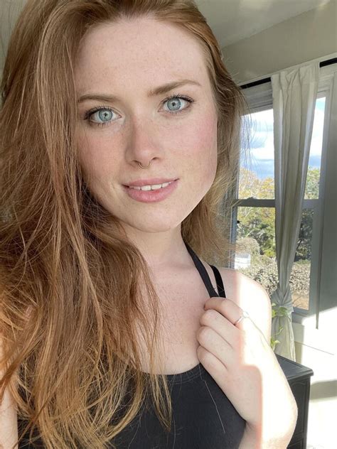 beautiful redheads and freckle girls on twitter like and retweet if you love her freckles