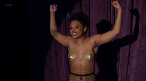 Kiersey Clemons Desnuda En Easy