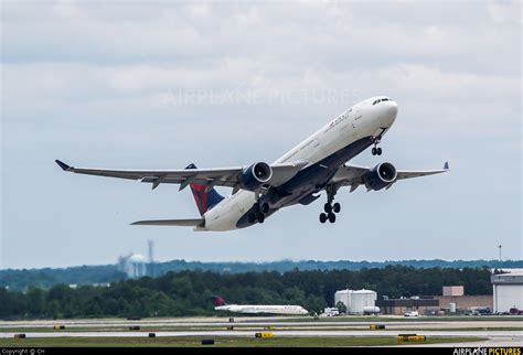 N818nw Delta Air Lines Airbus A330 300 At Atlanta Hartsfield