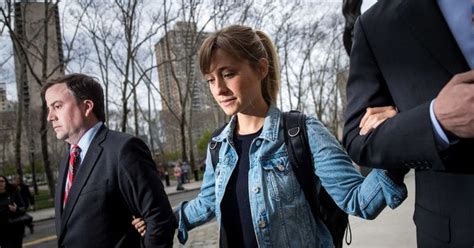 Smallville Actress Allison Mack Granted Bail On 5 Million In Sex Trafficking Case Meaww