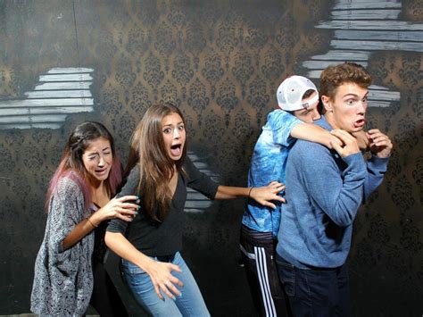 31 Pictures Of People Freaking Out In A Haunted House 2015 Edition
