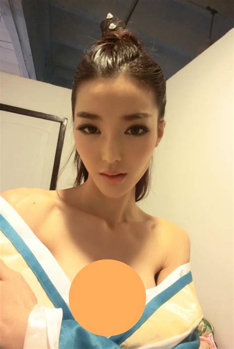 Nama olivia masuk dalam daftar hot 100 world's sexiest women yang dirilis setiap tahun. Perempuan Paling SEKSI di Dunia!! [LELAKI DILARANG TENGOK ...