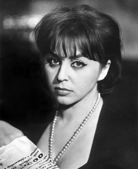 Jędrusik was married to writer s. Kalina Jędrusik: Bunt i upadek