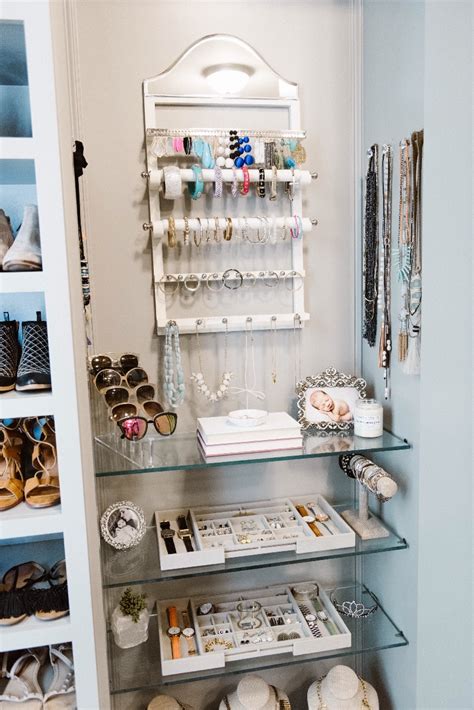 Are you looking to design your dream closet? Master Closet Organization Ideas with BeeNeat Organizing ...