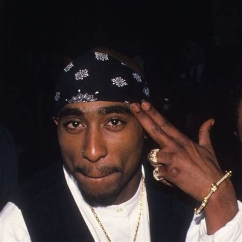 Pin By Sierrapigott On 4kt Tupac Pictures Tupac Wallpaper Tupac Photos
