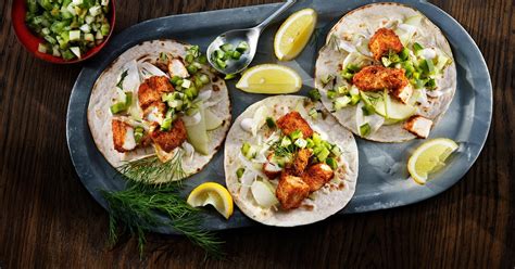 We love to make special dinners on saturday evenings whenever we possibly can. Fisktacos med fänkålsslaw och | Recept Santa Maria