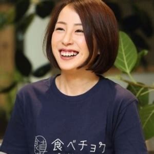 农村老鼠成精了：姐姐抱回2只小猫咪逮老鼠，看这个头能逮到吗？ 猫食べ物 食べ物 たべるの 女の子、美脚揃いやな なんで拾い上げる時片手なんだろ? 秋元里奈(食べチョク社長)結婚や彼氏と経歴は?なぜTシャツなの ...