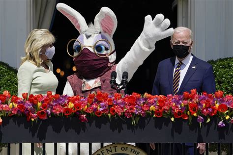 No Egg Roll Again But Mask Wearing Easter Bunny Still Visits White