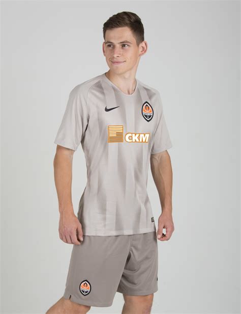 Find your classic wolves shirt here. Shakhtar Donetsk 2018/19 Nike Away Kit | 18/19 Kits ...