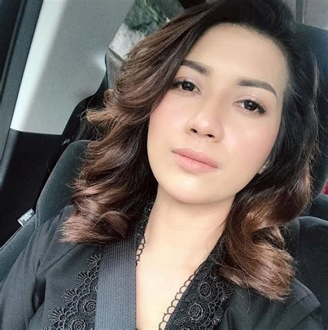 Versi karaoke untuk single pertama zara zya, pelakon drama popular di malaysia berjudul tiada dendam. Zara Zya Akui Lebih Selesa Tak Dedah Teman Lelaki Kepada Umum
