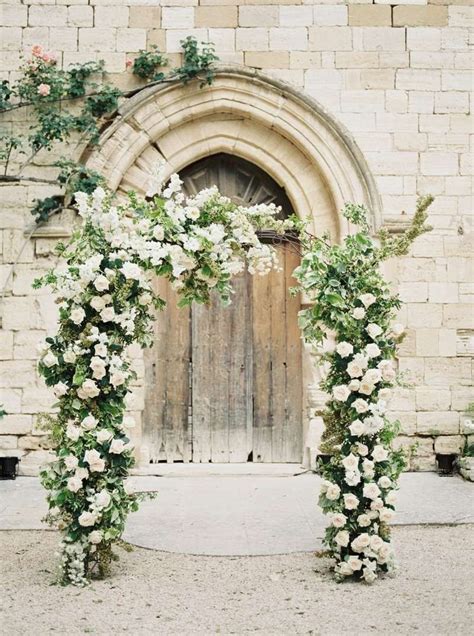51 Stunning Wedding Arch Ideas For Every Style And Season Modern Design In 2020 Destination