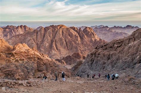Monte Sinai Força nas Pernas e Fé em Deus Egipto Got Globe
