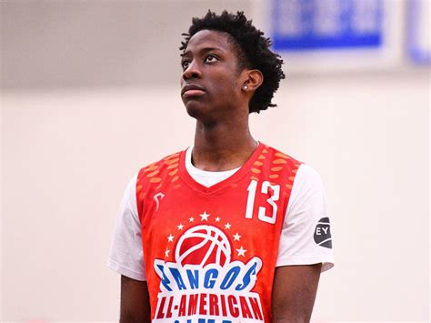 Last week, the 6'6 wing from @xelitebasketbal took a gigantic. 5-star recruit Terrence Clarke commits to Kentucky, will ...