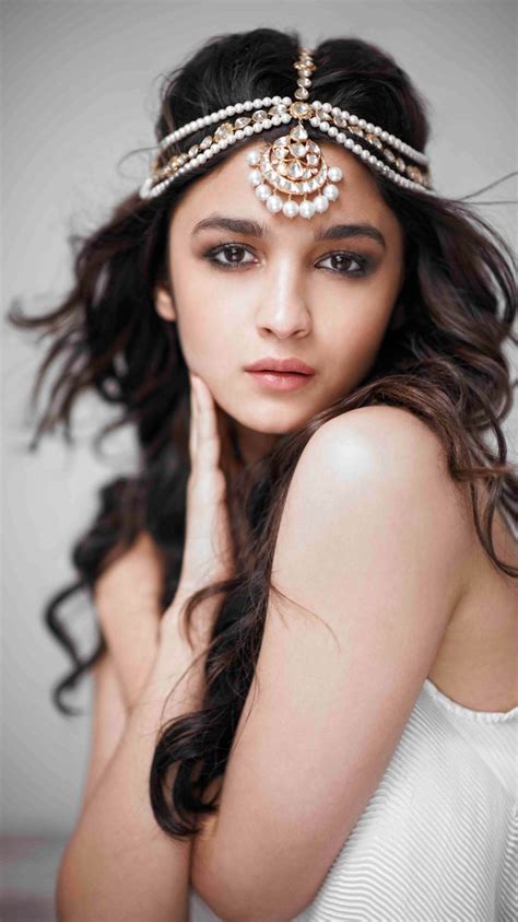 Find over 100+ of the best free ultra hd images. Alia Bhatt 4K Wallpaper, Bollywood actress, Photoshoot ...