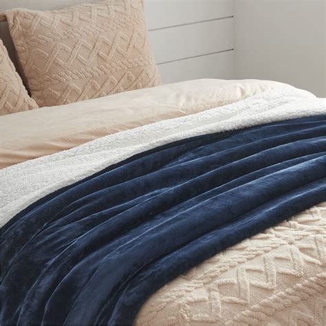 Bedsure Sherpa Fleece Bed Blankets Queen Size Navy Blue Thick Fuzzy