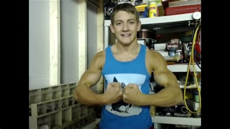 Teen 16yo Aesthetic Bodybuilder Flexing Ripped Muscle Read