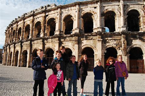 Der fußballverein ajax amsterdam trägt in dem stadion seine heimspiele aus. . Senneff Sieben.: Arena of Nimes