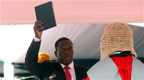 إيمرسون منانغاغوا يقسم اليمين رئيساً لزيمبابوي خلفاً لموغابي