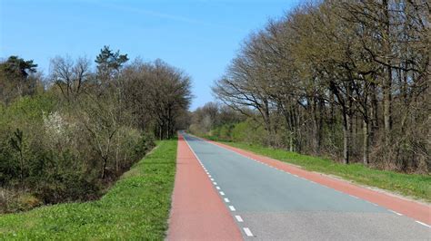 Het nieuwe hotel beschikt over 90 sfeervol ingerichte hotelkamers, een restaurant en een bar. Durch den Nationalpark Maasduinen bei Arcen » Niederrheinscout