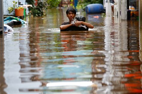 Severe Floods Kill At Least 5 In Indonesias Jakarta Daily Sabah