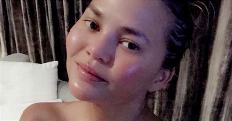 Chrissy Teigen Spray Tan Snapchat Popsugar Beauty