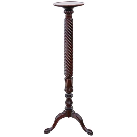 Antique and Vintage Pedestals - 1,843 For Sale at 1stDibs