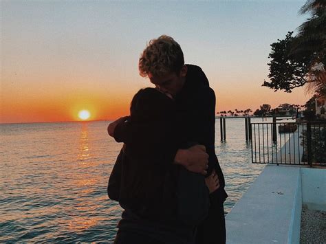 Aesthetic Cute Couple Sunset Pictures When Both Of You Don T Want To