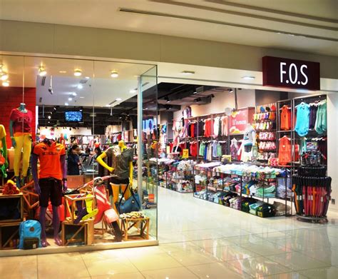 Check in luggage 24'' (4 wheels). F.O.S. | Apparel | Fashion | Gurney Plaza