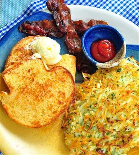 French Toast Herbed Hash Browns And Bacon Food Hashbrowns Breakfast