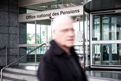 Sie sollte ein instrument der gerechtigkeit sein und könnte in sonnenenergie investieren oder peruanische kleinbauern unterstützen. Christliche Gewerkschaft will gegen neue Rentenformel klagen