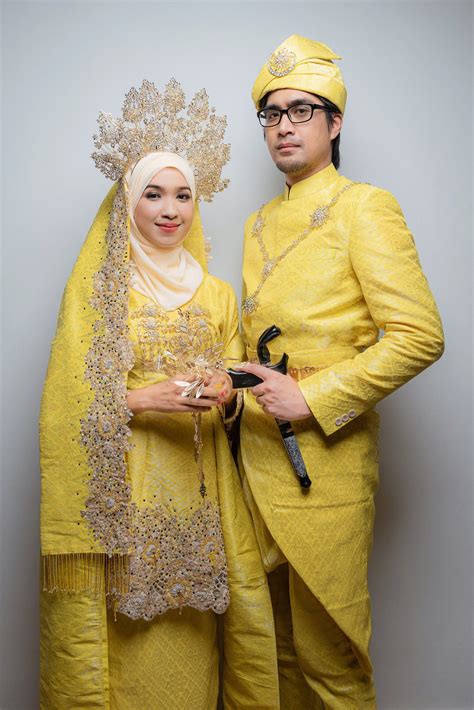 Baju Melayu Kuning Diraja Angeewtmercer