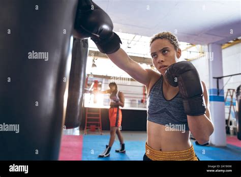 Female Boxers Hi Res Stock Photography And Images Alamy