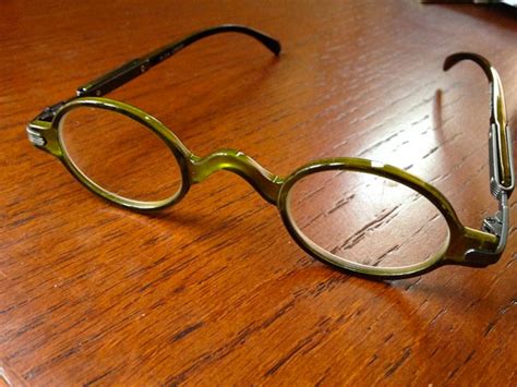 1 How To Straighten Out Crooked Glasses