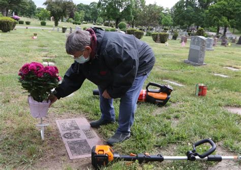 Feldkamp How Cemeteries Get Creative To Survive In Their Role Of Caring For The Dead Lowell Sun
