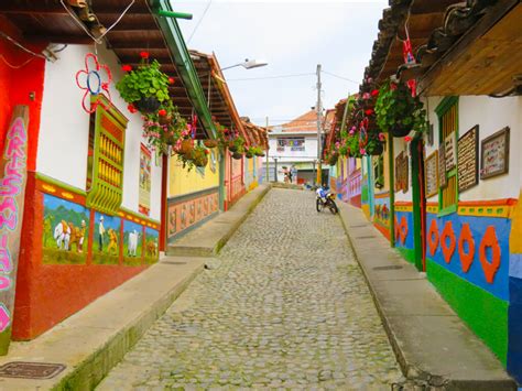 Guatapé Colombias Most Colourful Town Memoirs Of A Globetrotter