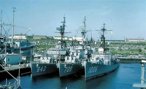Destroyer Piers Newport Ri Us Navy Ships Navy Ships Warship