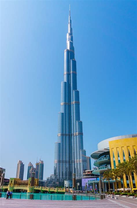 This is the worlds tallest known buildings. The Tallest Building in the World has a CRAZY View of ...