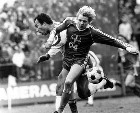 Kickers offenbach, hertha bsc, borussia dortmund, union solingen, werder bremen und den vfl erwin kostedde 1975 in düsseldorf. Kostedde Deutschland - Fotos | IMAGO