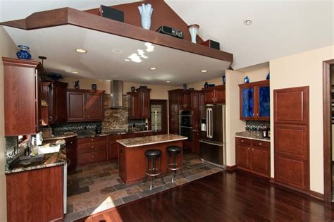 Efficient room planning and no fancy design details. Home Interiors - Traditional - Kitchen - Other - by ...