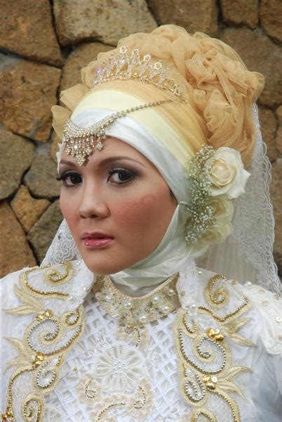 kreasi jilbab kreasi jilbab pengantin dengan mahkota