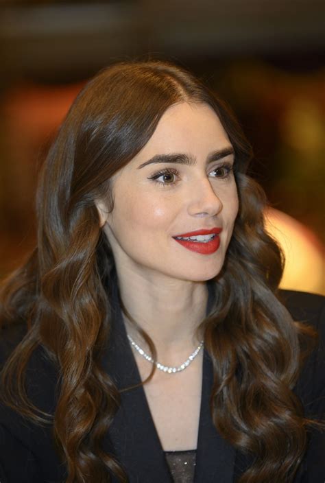 Lily Collins “emily In Paris” Set Visit In Paris Make Up Look Celebrity Make Up Lily Collins