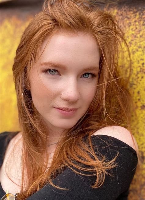 Annalise Basso In 2021 Natural Redhead Red Hair Brown Eyes Red Haired Beauty