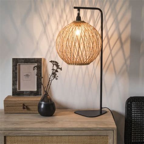 Zwarte Metalen Lamp Met Ronde Lampenkap Van Bamboe Doblies Maisons Du