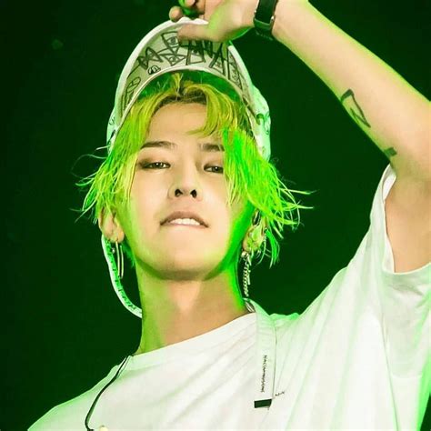 Hopefully he will try this colour again i still remember the first time i saw him with red hair, hes so gorgeous. Wallpaper G Dragon Green Hair