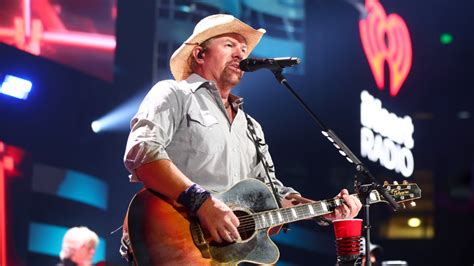 Toby Keith Reveals Stomach Cancer Diagnosis Iheartcountry Radio