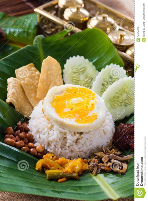A wonderful experience i love the tour to the market especially very educational and informative i got to taste a traditional malay breakfast which i really appreciate it the cooking experience was easy to. Nasi Lemak, A Traditional Malay Curry Paste Rice Dish ...