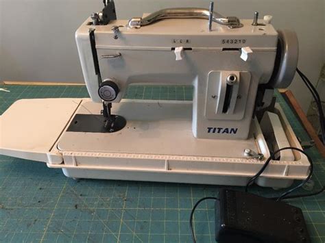 Titan sewing machine Sooke, Victoria