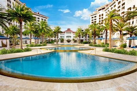 Used to describe the act of a large number of people crowding together within a close. Rosewood Baha Mar Now Open | FOUR Magazine