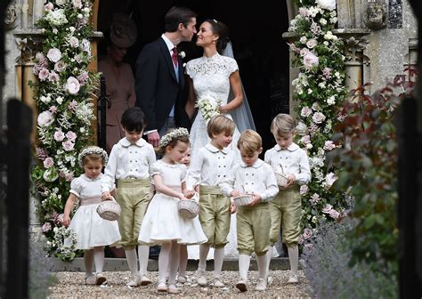 Pippa Middletons Wedding Dress What Is The Story The New York Times